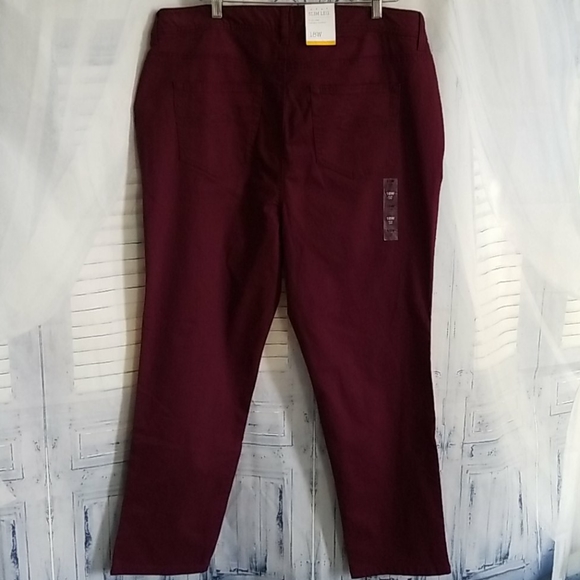 Style & Co Slim Leg Woman Red Wine Color Pant - Picture 3 of 3